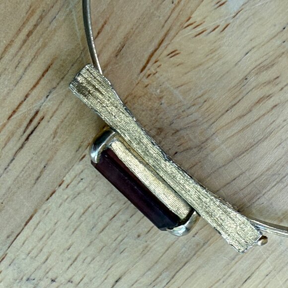 Vintage Avon Gold-Tone Hinged Bracelet With Rectangular Purple Gemstone - Picture 12 of 12